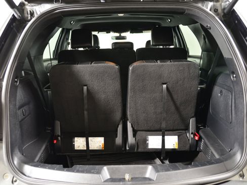 Used 2017 Ford Explorer XLT w/ Equipment Group 202A image 22