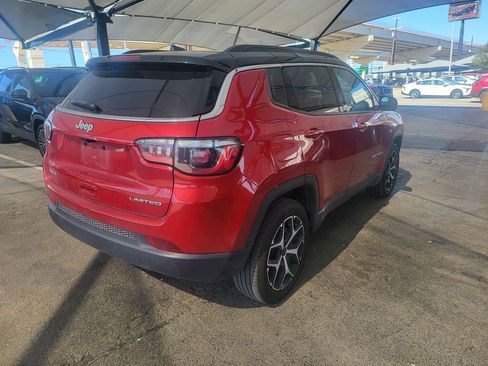 Used 2025 Jeep Compass Limited image 4
