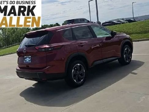 Used 2025 Nissan Rogue SV FWD image 8