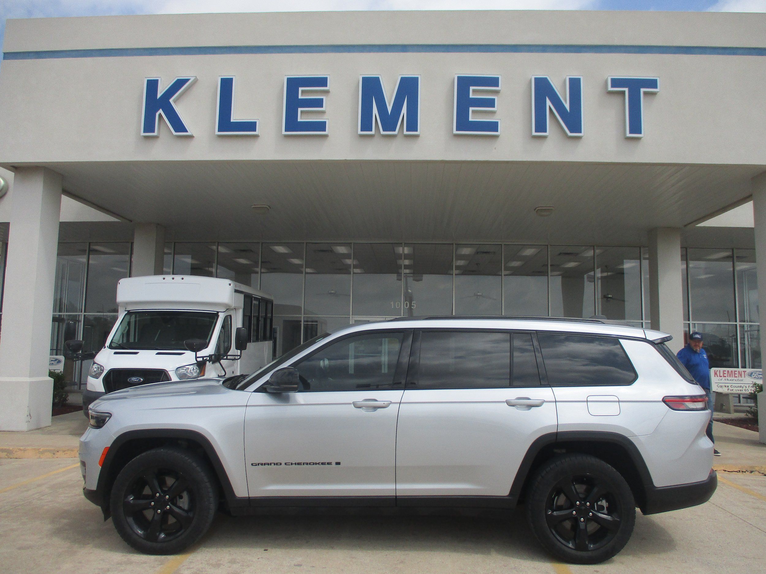 Used 2021 Jeep Grand Cherokee L Laredo AWD/4WD image 1