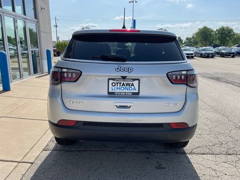 Used 2024 Jeep Compass Latitude AWD/4WD image 6