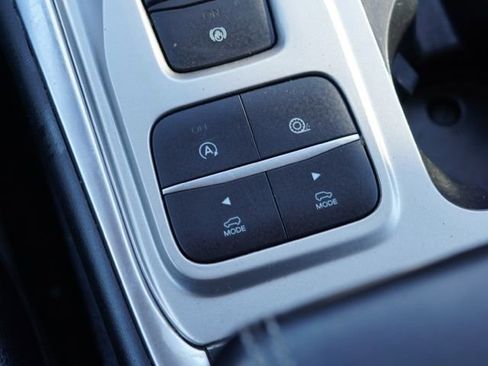 Used 2020 Ford Explorer XLT w/ Equipment Group 202A image 30