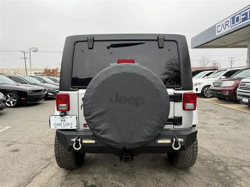 Used 2012 Jeep Wrangler Unlimited Sahara image 7