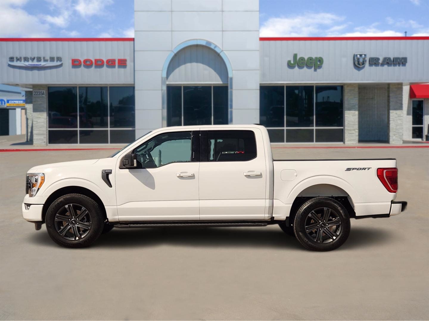 Used 2023 Ford F150 XLT w/ Equipment Group 302A High RWD image 3