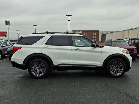 Certified 2024 Ford Explorer XLT w/ Equipment Group 202A image 7