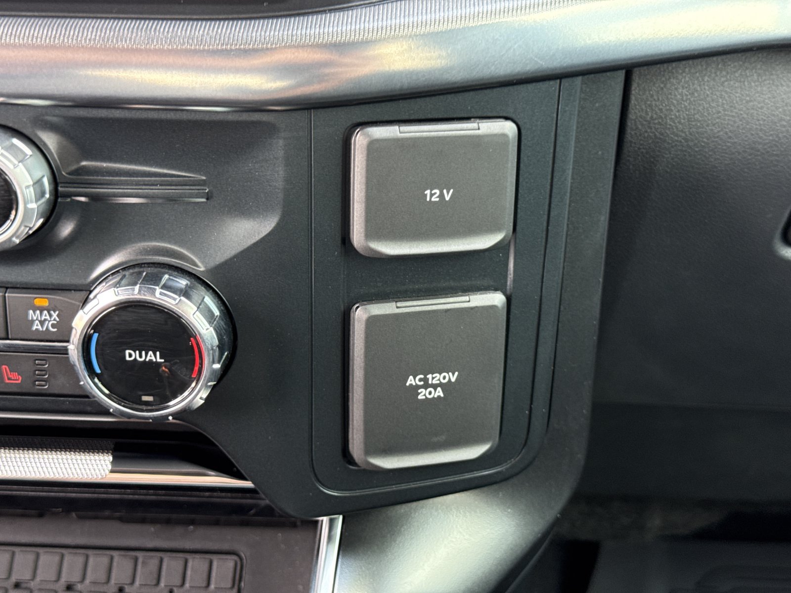 Certified 2025 Ford F150 Raptor AWD/4WD image 33