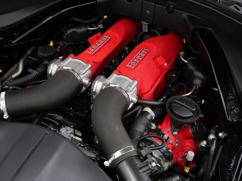 Used 2025 Ferrari Roma Spider RWD image 39