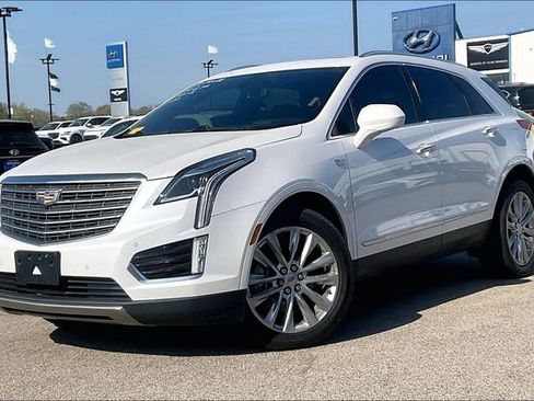 Used 2018 Cadillac XT5 Platinum AWD/4WD image 2