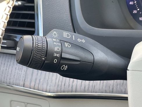 Certified 2023 Volvo XC90 T8 Plus image 25