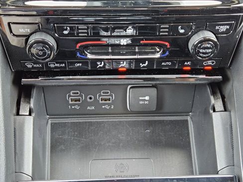 New 2024 Jeep Grand Cherokee Altitude image 16