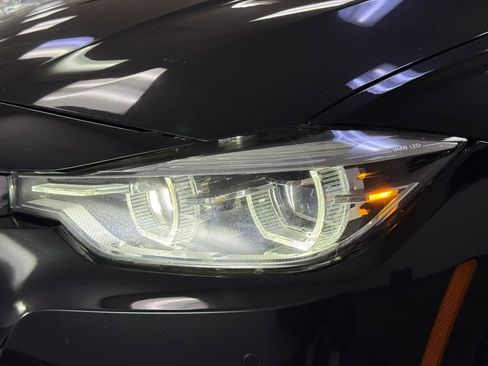 Used 2018 BMW 328d Sedan RWD image 11