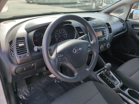 Used 2018 Kia Forte LX image 14