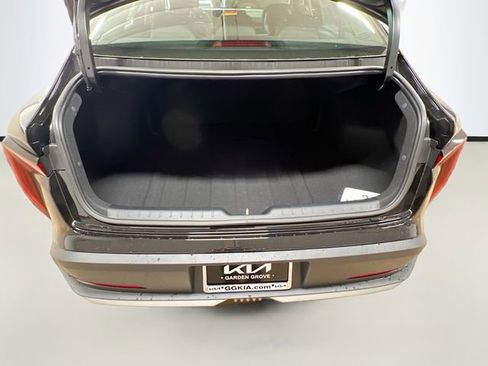 New 2025 Kia K4 LX image 23