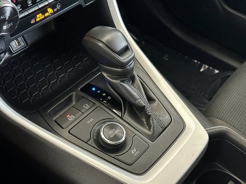 Used 2025 Toyota RAV4 LE AWD/4WD image 19