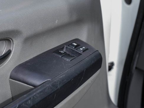 Used 2019 Nissan NV 2500 SV w/ Navigation Package image 30