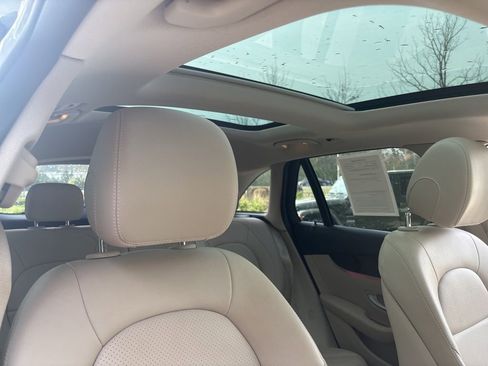 Used 2022 Mercedes-Benz GLC 300 w/ Premium Package Lite image 26