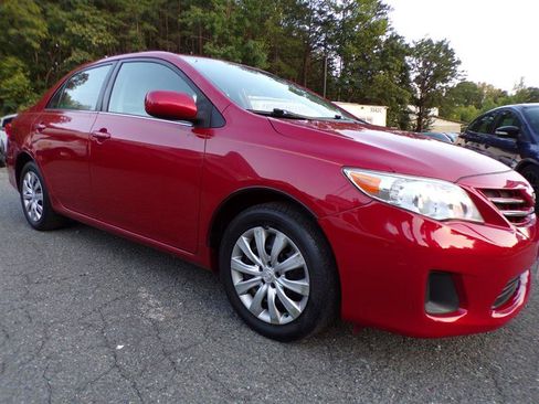 Used 2013 Toyota Corolla LE FWD image 4