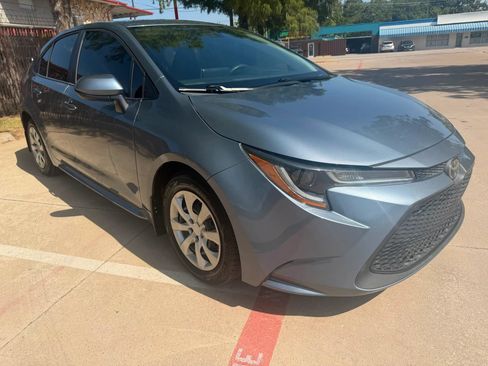 Used 2020 Toyota Corolla LE FWD image 4