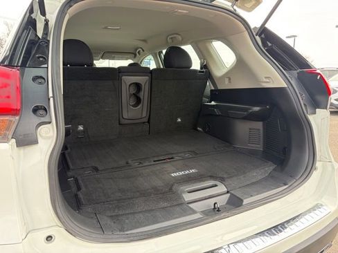 Used 2018 Nissan Rogue S image 12