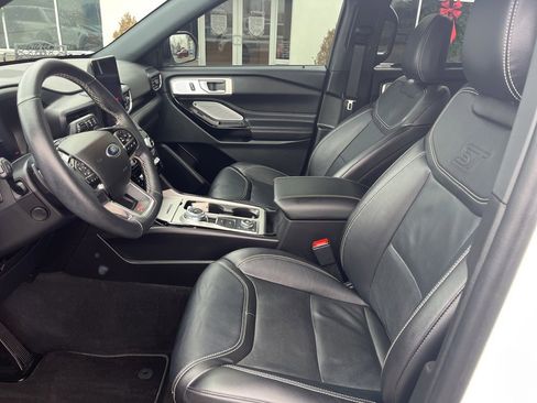 Used 2023 Ford Explorer ST w/ Equipment Group 401A image 18