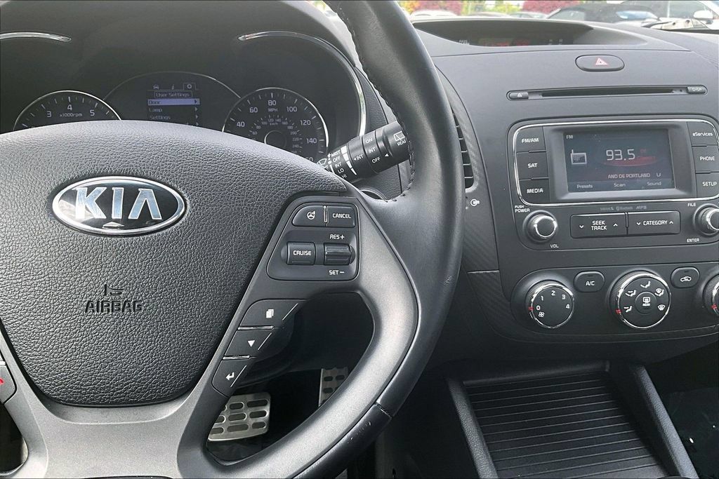 Used 2015 Kia Forte SX FWD image 25