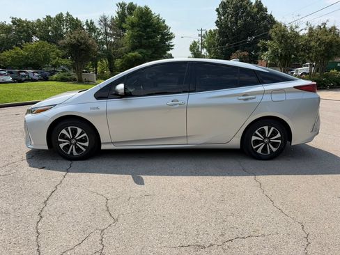 Used 2017 Toyota Prius Prime Premium FWD image 7