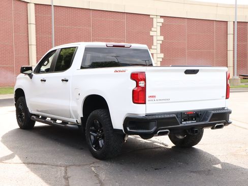 Used 2019 Chevrolet Silverado 1500 LT Trail Boss w/ Convenience Package AWD/4WD image 6