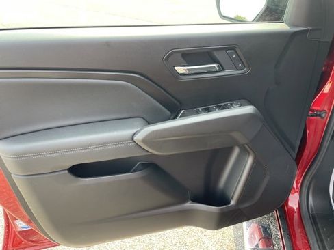 Used 2025 GMC Canyon Elevation image 9