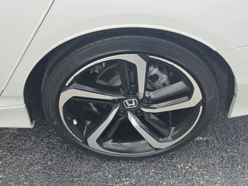 Used 2022 Honda Accord Sport image 9