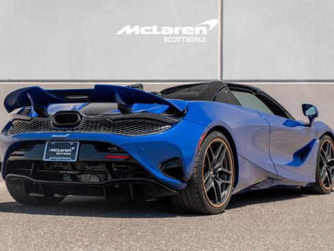Used 2024 McLaren 750S Spider RWD image 7