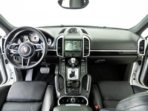 Used 2015 Porsche Cayenne S image 19