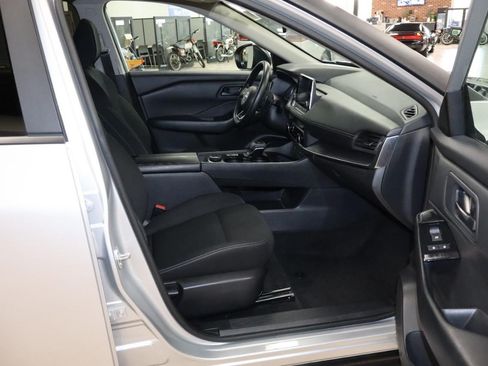Used 2024 Nissan Rogue S AWD/4WD image 26