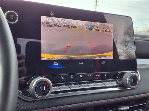 Used 2023 Chevrolet Colorado Z71 w/ Z71 Convenience Package 2 image 9