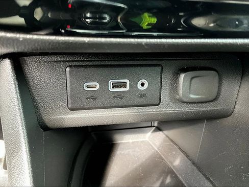 Used 2022 Buick Encore GX Select image 32