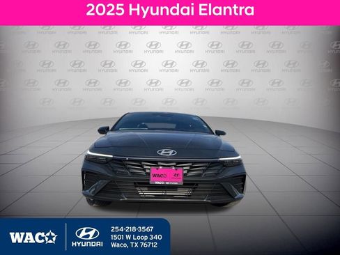 Used 2025 Hyundai Elantra Sport image 2