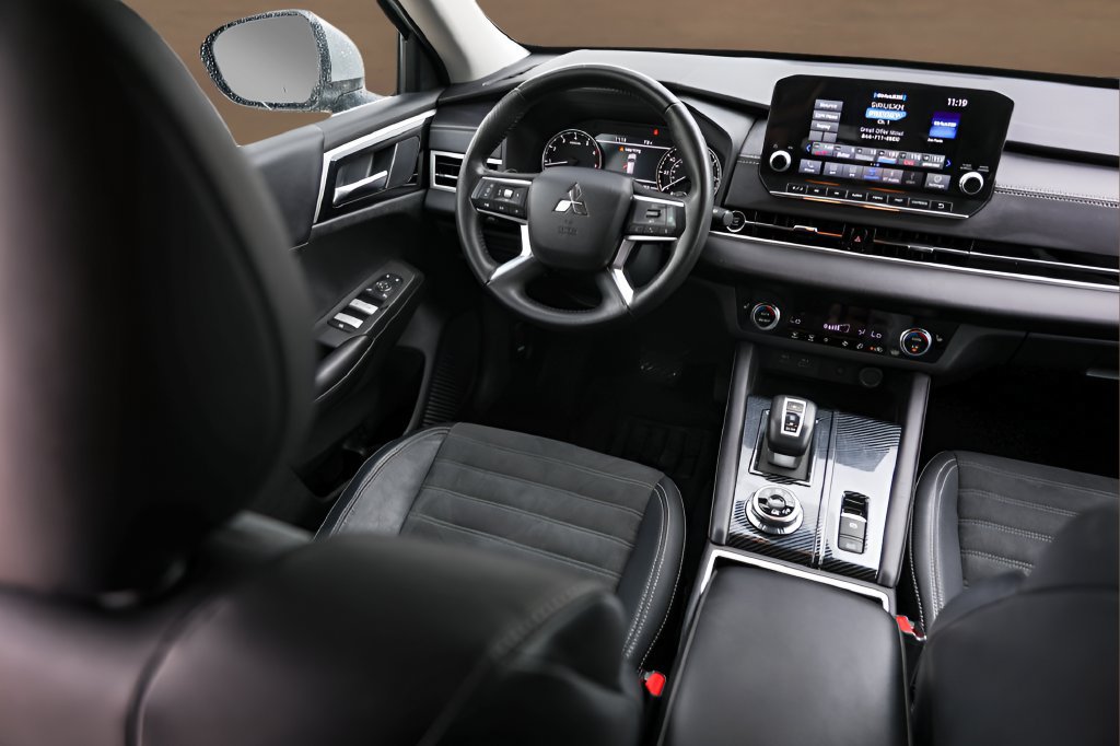 Used 2022 Mitsubishi Outlander SE AWD/4WD image 25