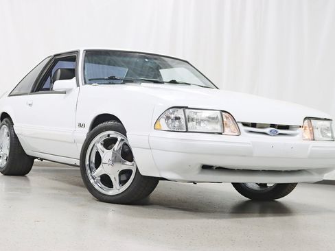 Used 1989 Ford Mustang LX RWD image 7