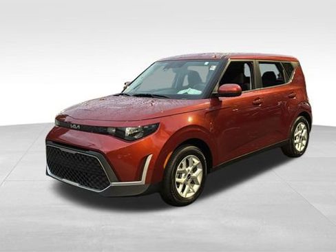 Used 2024 Kia Soul LX w/ Option Group 015 image 2