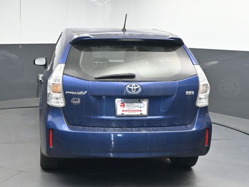 Used 2012 Toyota Prius V Two image 7