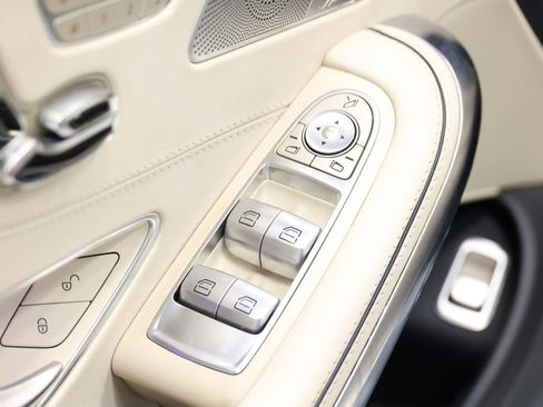 Used 2017 Mercedes-Benz S 550 Cabriolet image 8