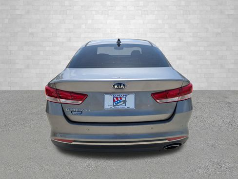 Used 2018 Kia Optima LX w/ Convenience Package FWD image 3