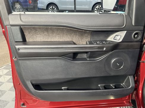 Used 2018 Ford Expedition Limited image 15