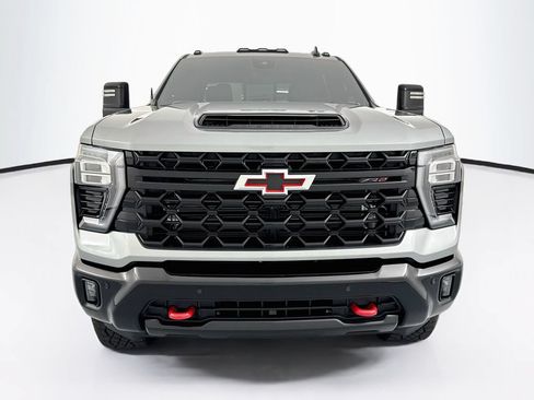 Used 2026 Chevrolet Silverado 2500 ZR2 AWD/4WD image 2