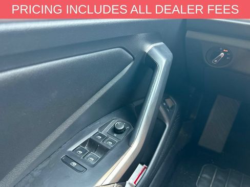 Used 2024 Volkswagen Jetta SE FWD image 13