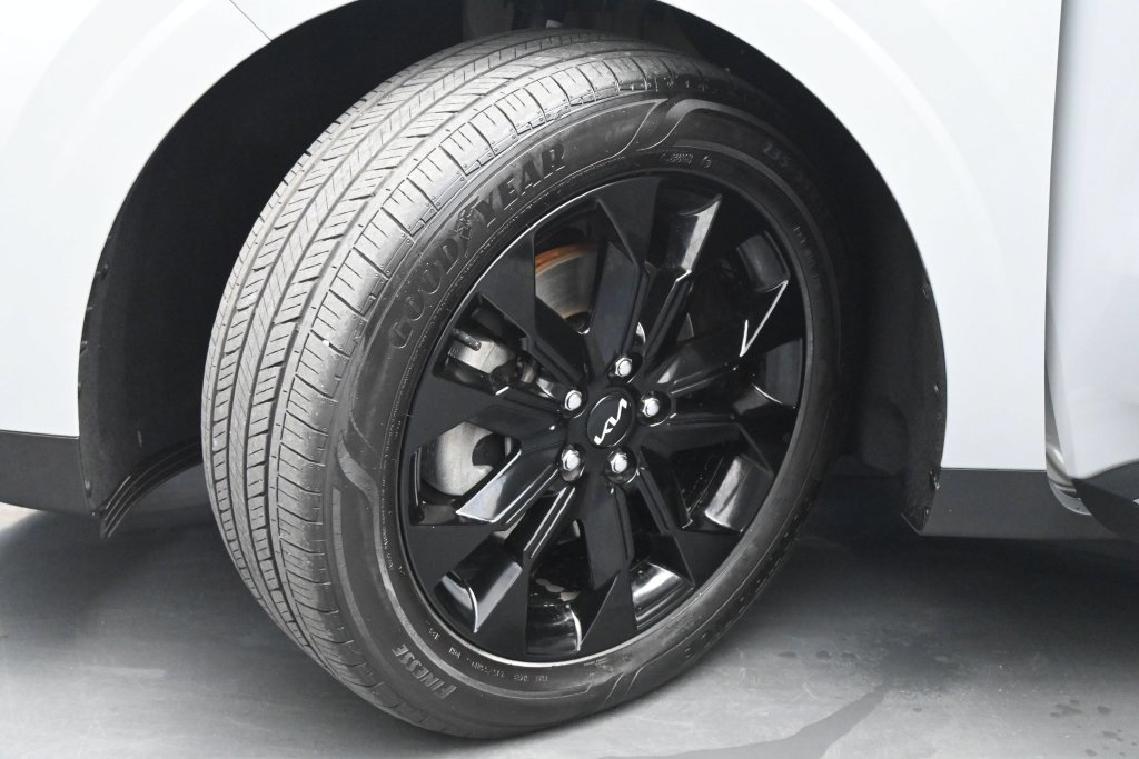 Used 2024 Kia Carnival SX Prestige FWD image 21