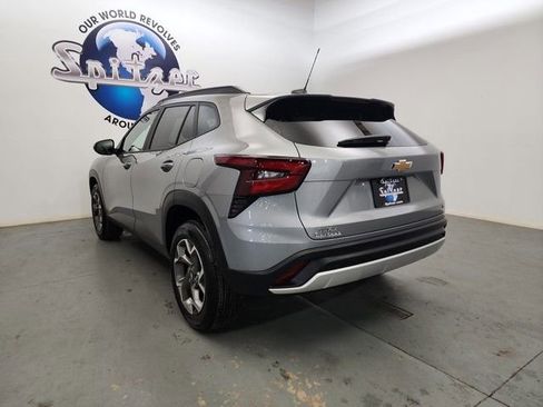 Used 2024 Chevrolet Trax LT image 7