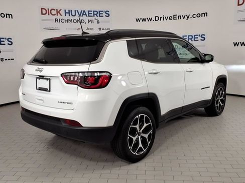 Used 2025 Jeep Compass Limited AWD/4WD image 4