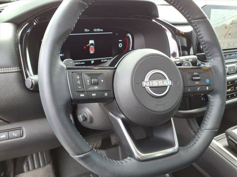 Used 2024 Nissan Pathfinder Platinum w/ Cargo Package image 20