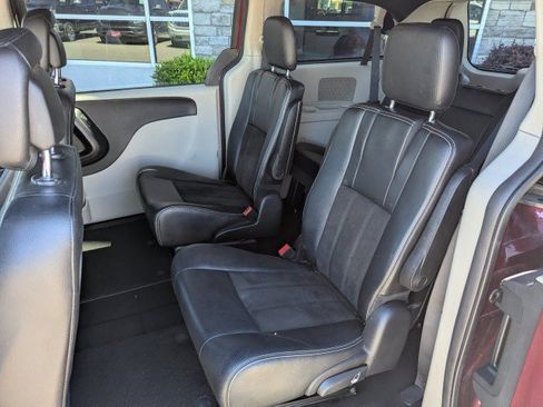 Used 2019 Dodge Grand Caravan SXT FWD image 23