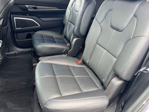 Used 2022 Kia Telluride EX w/ EX Premium Package image 13